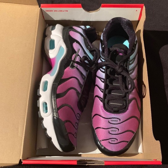 air max plus boys’ grade school
cotton candy colors